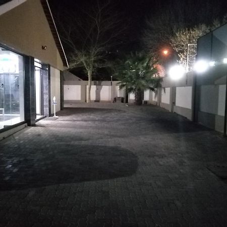 Classic-Lodge Kempton Park Esterno foto