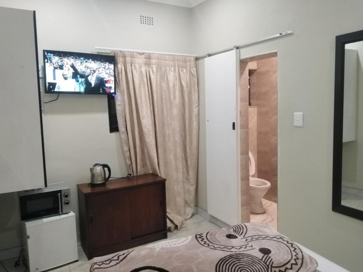 Classic-Lodge Kempton Park Esterno foto