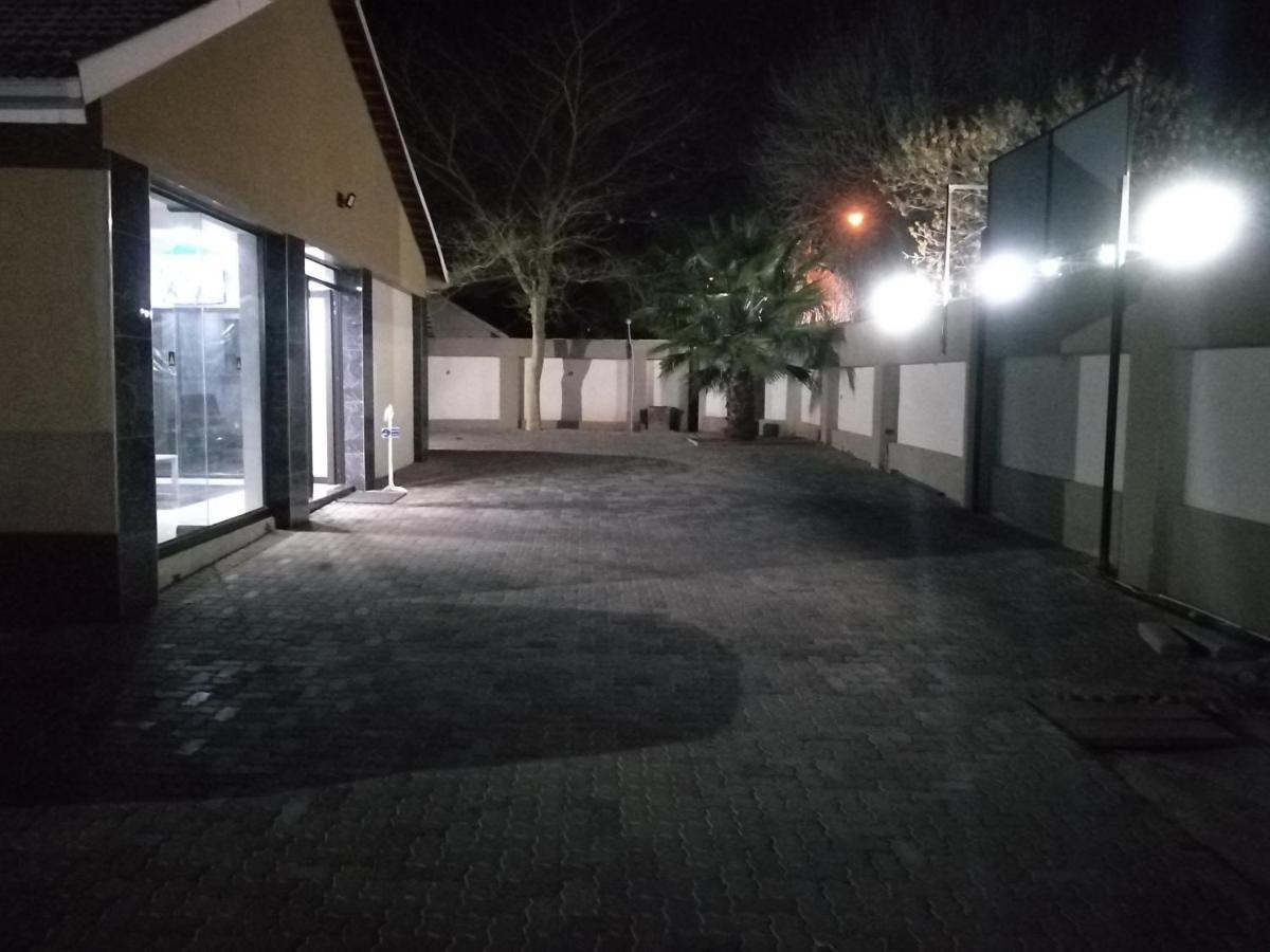 Classic-Lodge Kempton Park Esterno foto